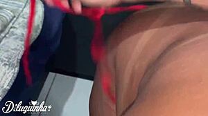 火辣巴西妈妈爱给我她的紧逼！你能承受这个熟女的狂野骑乘吗？