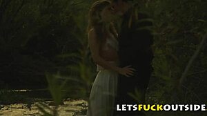 Basszunk kint a nagy cicis barna csajjal nyilvánosan! 😜