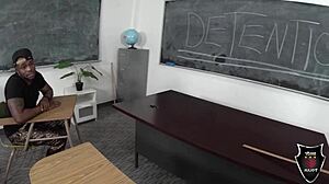 Рим Мейджор с твердым членом трахает учительницу в кабинете