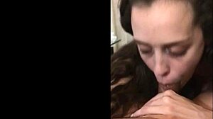 Ωχ, υπέροχη ερασιτέχνης με φυσικά μεγάλα στήθη δίνει απίστευτο πούτσο!