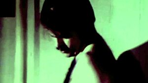 Wow! Vintage interracial tretal med håriga vita kukar och svart fitta!