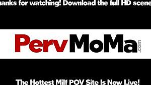 Tete besar ibu tiri keluar sambil nyusu remaja sampai kering?