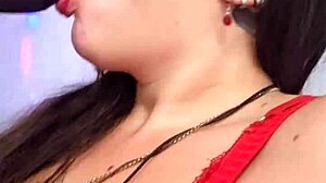 ब्राजीलियन गर्लफ्रेंड वाइल्ड होममेड क्लिप में ह्यूज टॉय से डीपथ्रोट मास्टर्स करती है