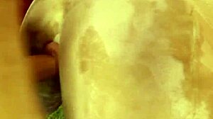 Эй, глянь на секс-робота терминатора, который трахает куклу в жопу, дикая штука!