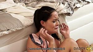 Сладка млада жена изневерява с бащата на приятеля си за удоволствие