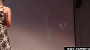 Yo, strippor retar publiken med heta moves!