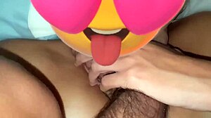 Beli mainan baru dan dia suka banget, ngomong kotor, keluar keras, ngejepret hebat di merah