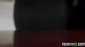 Hé Jade Valentine, hogy kezeli Robby Echo azt a pici 18+ seggét?