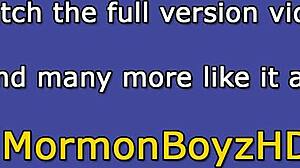 好奇摩门长老在紧身制服里自慰，和年轻18+学徒一起