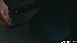 Scarlit Scandal får smisk i doggy, creampie i missionary, djup suga och äter fitta i lingerie